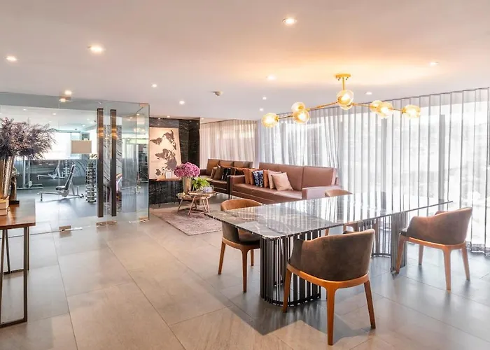 Luxurycondo S36 Sqmt40 1bed 1living Netflixgympool 曼谷