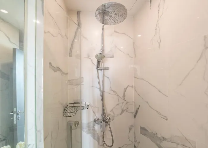 Luxurycondo S36 Sqmt40 1bed 1living Netflixgympool 公寓