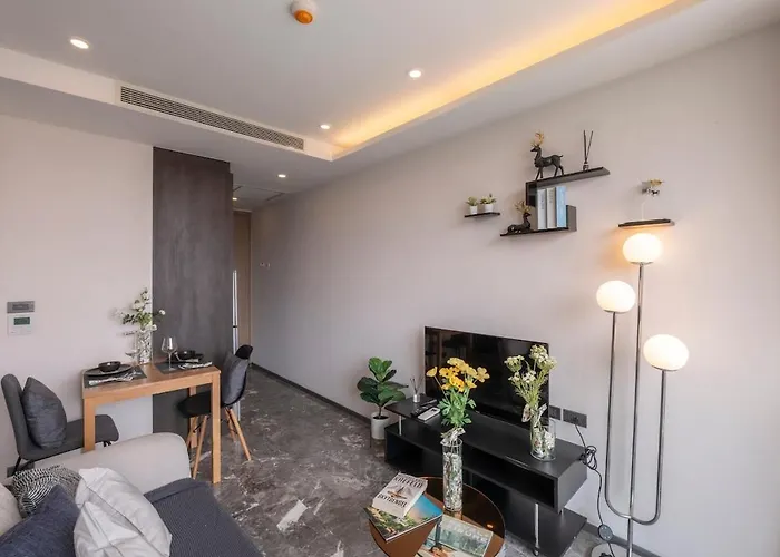 Luxurycondo S36 Sqmt40 1bed 1living Netflixgympool 公寓